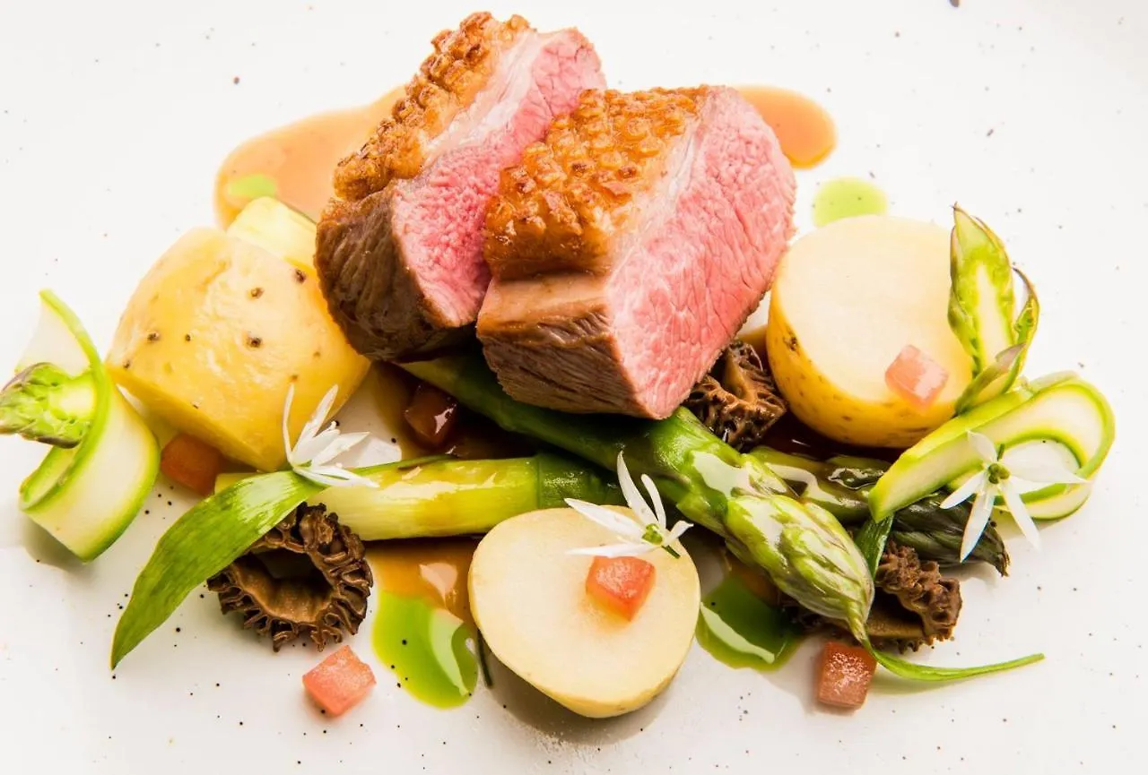 1863 Restaurant With 4*