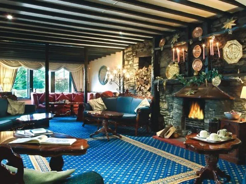 Damson Dene 4*