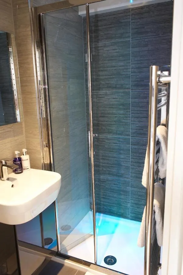 Bed & Breakfast Cartref 4*