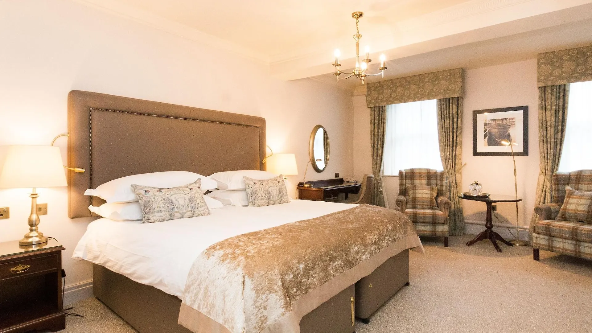 Hotel Macdonald Old England & 4*