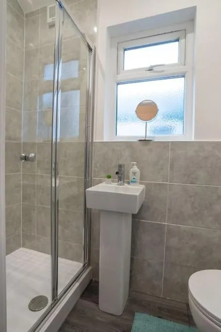 Prázdninový dům 'isimi Luxurious 4 Bed 4 Ensuite House