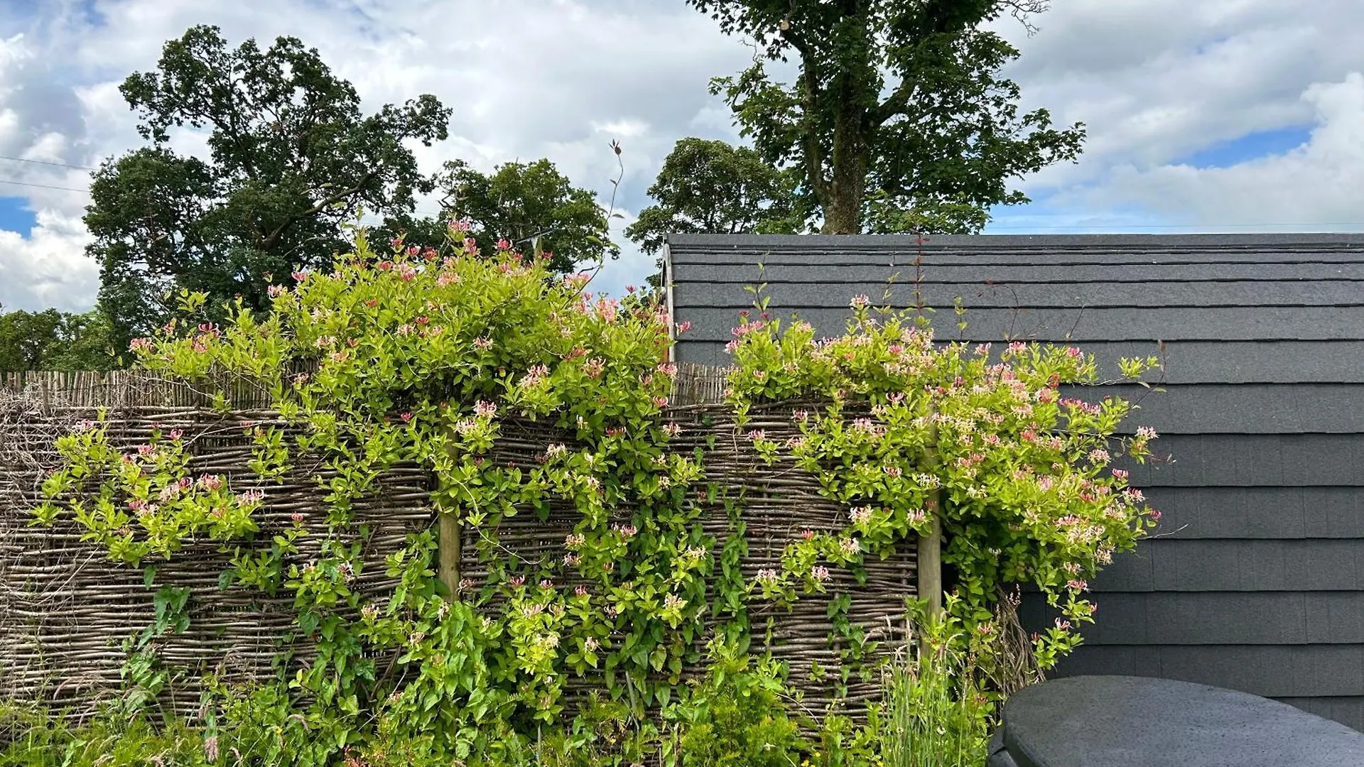Campsite Luxury Glamping Pod - Garthside