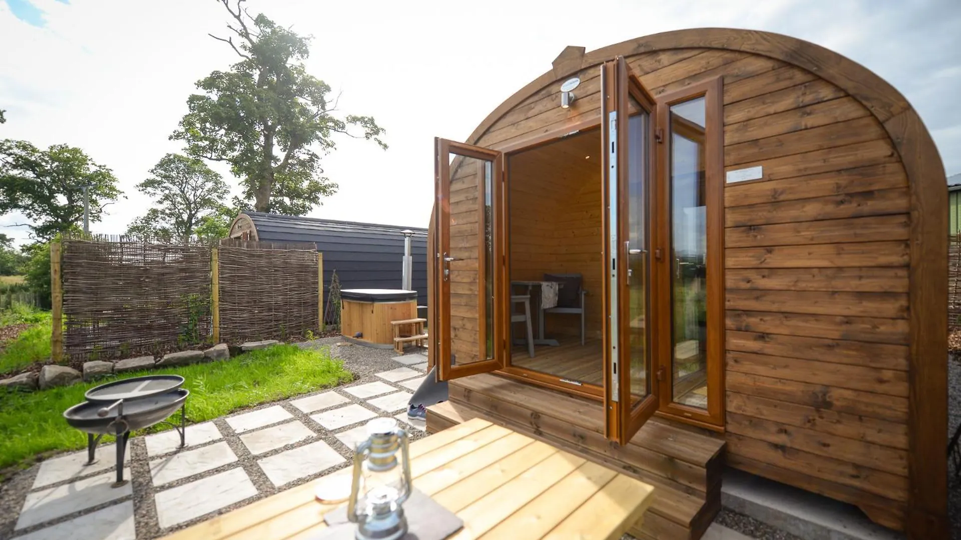 Campsite Luxury Glamping Pod - Garthside *