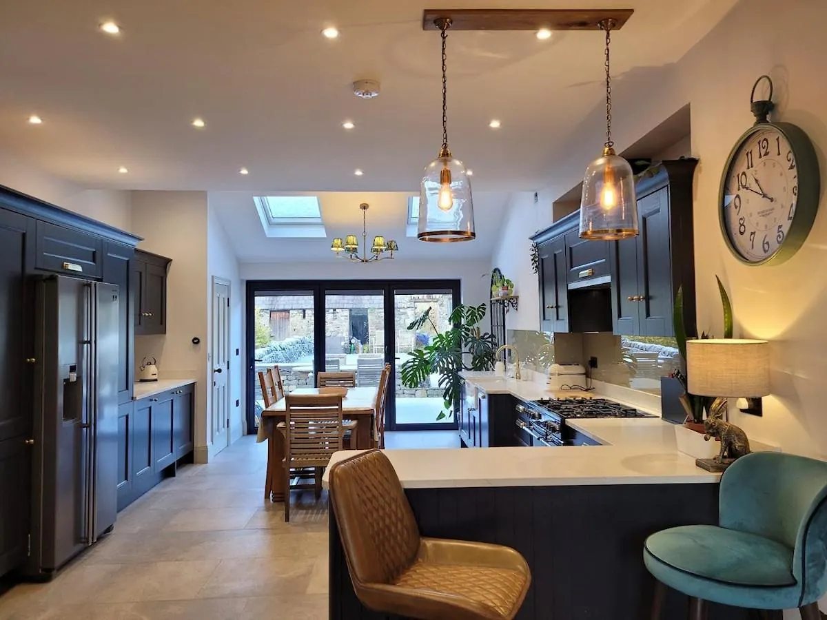 7 Guldrey Terrace *