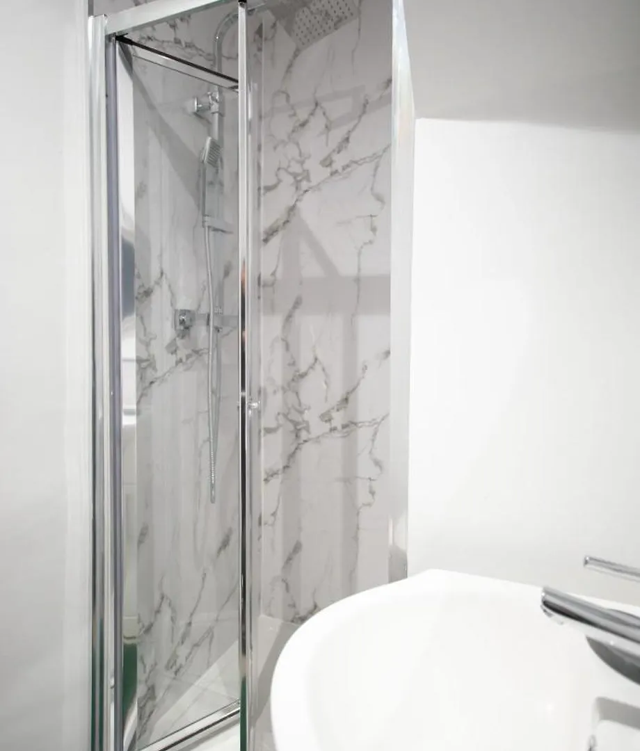 Aparthotel Warwick Spaces