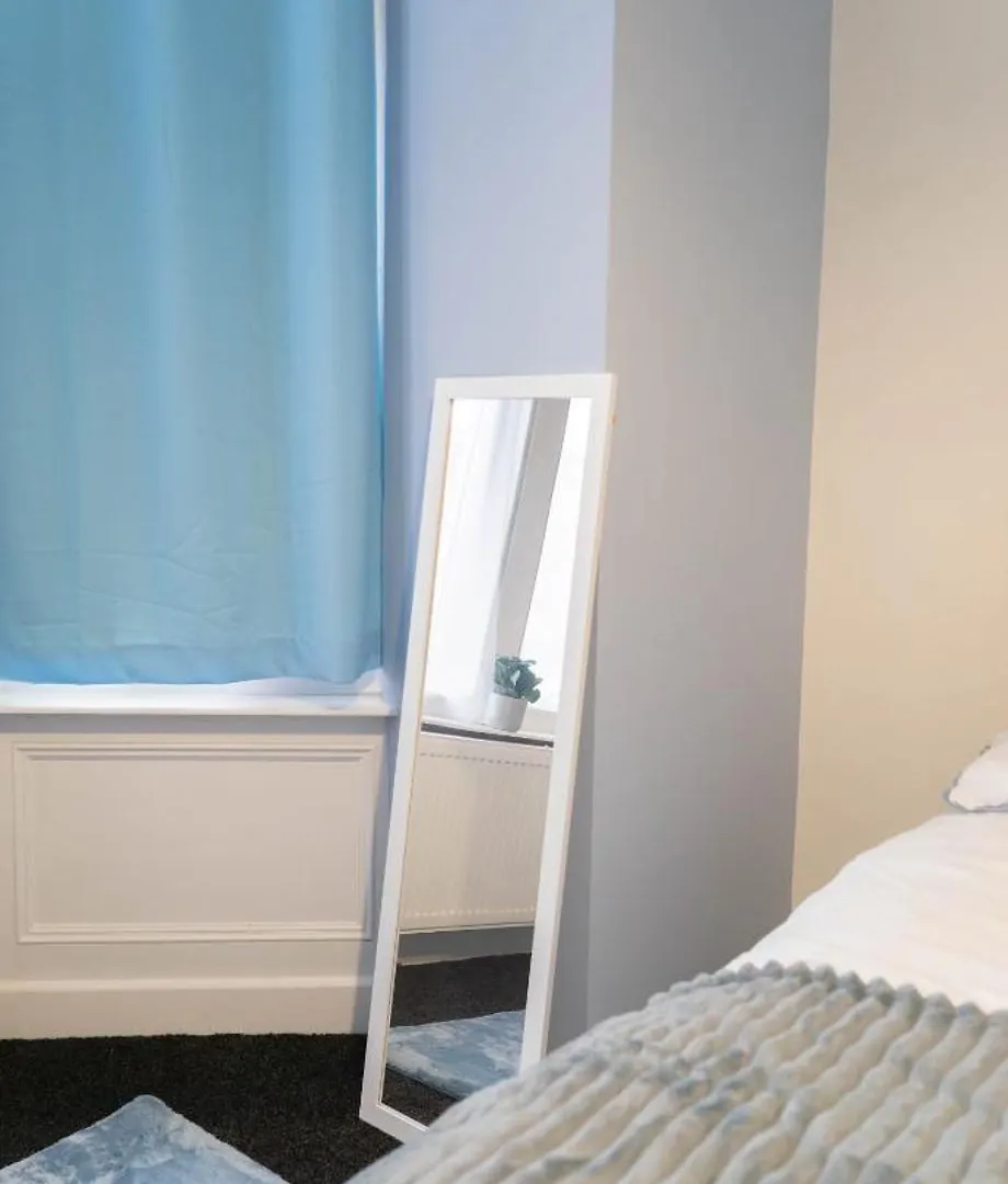Warwick Spaces Aparthotel