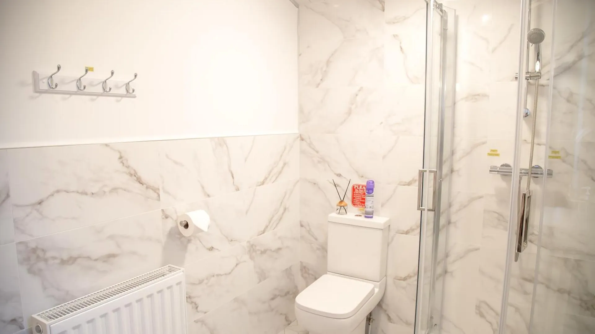 Lucky 15 - Ideal For Trade & Family - 2 Bedrooms - 2 Beds - Max 4 Guests - Close To Bae, Docks, District, Beaches * Barrow-in-Furness