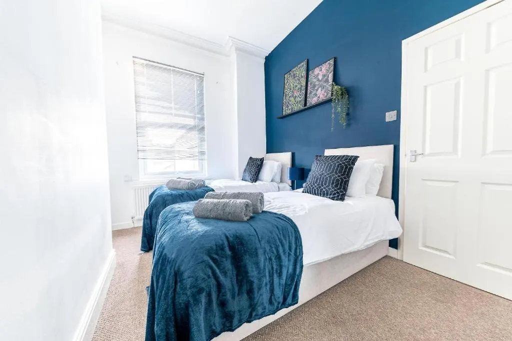 Cozy & Modern In