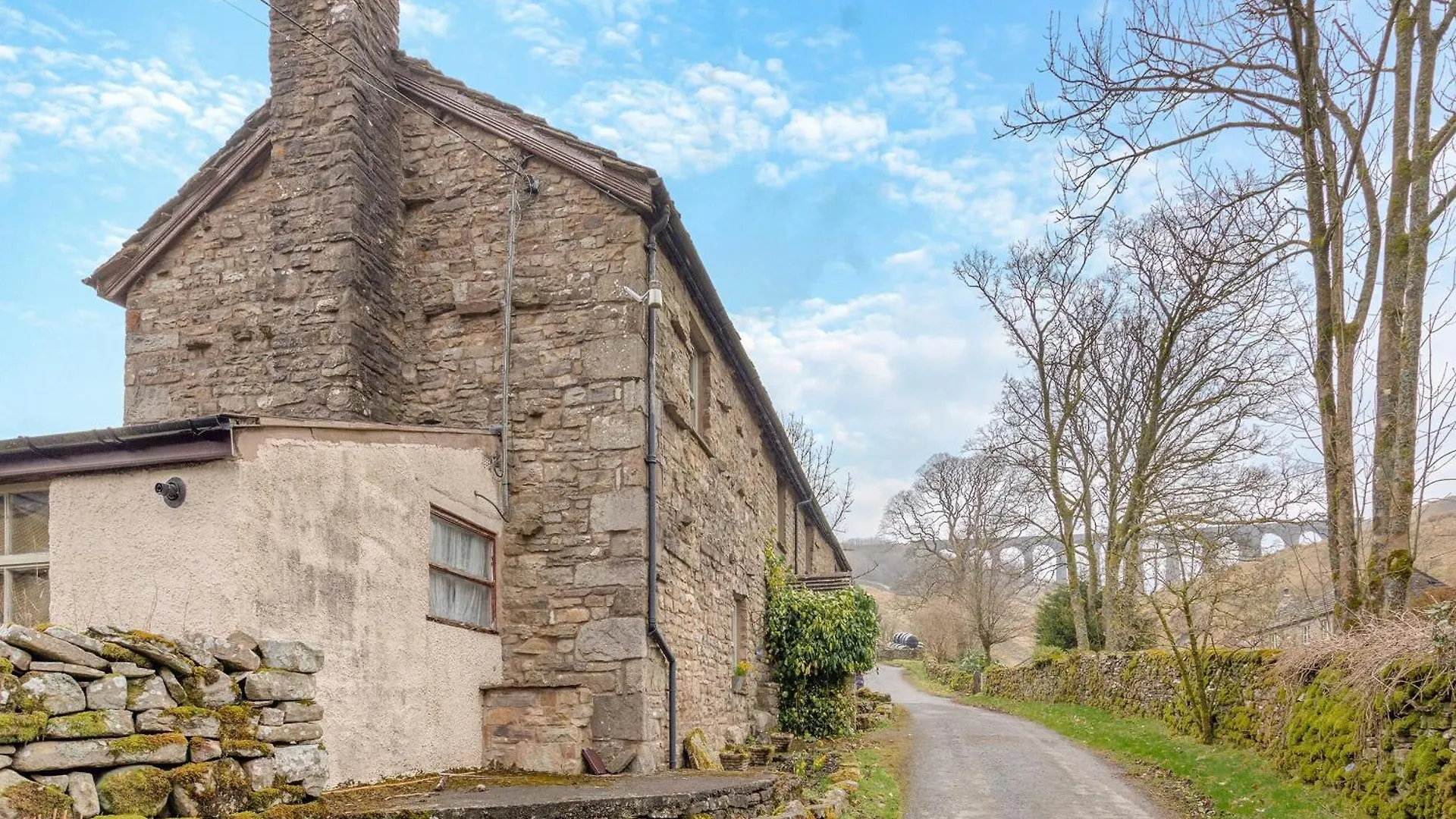 Slingsby Barn *