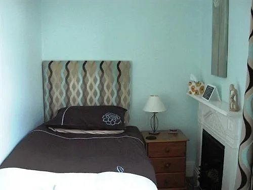 Warwick Guest house 3*