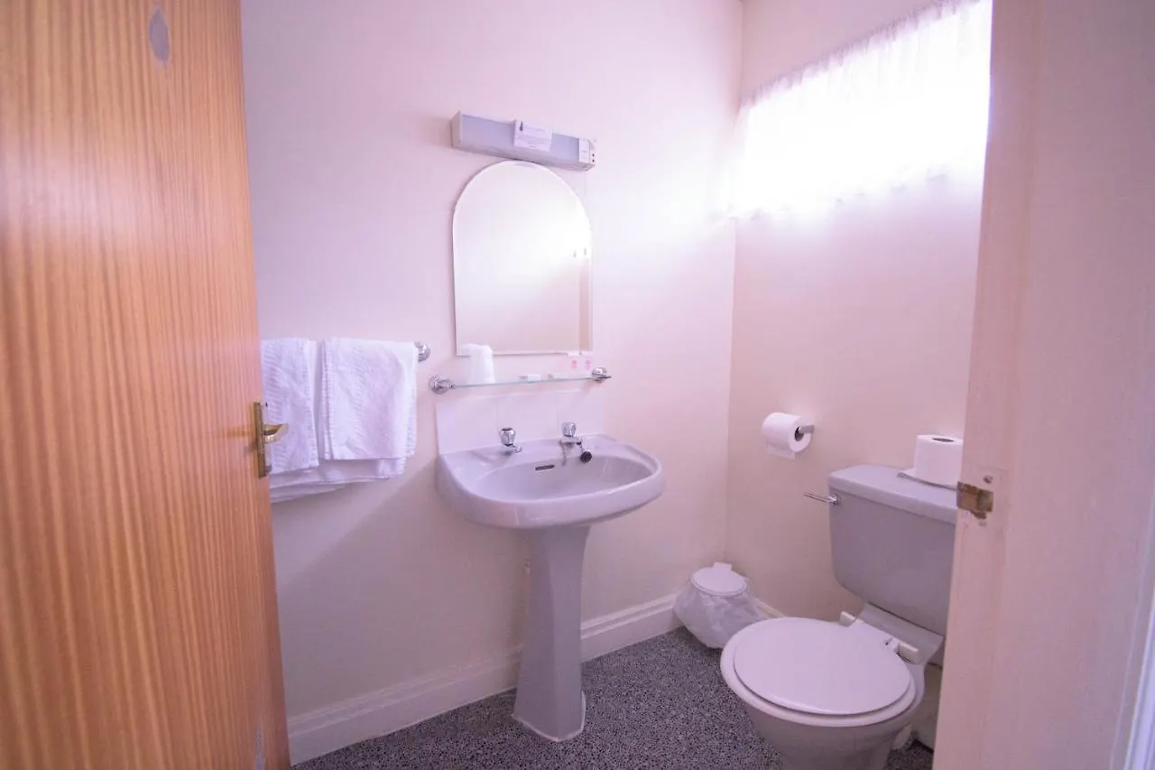 Pinegrove Hotel 3*