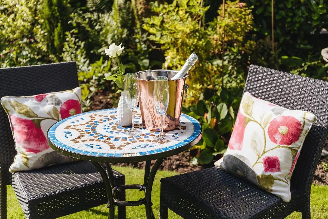 Wheatlands Lodge-windermere - Of The Year 2024 - Adult Only - Free Car Park Gasthof 5*