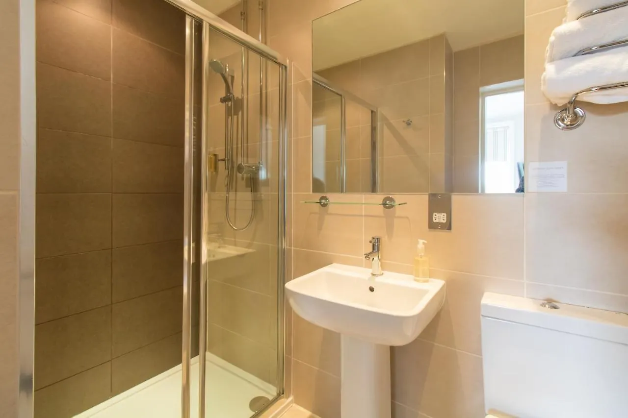 Lakeland House 4*