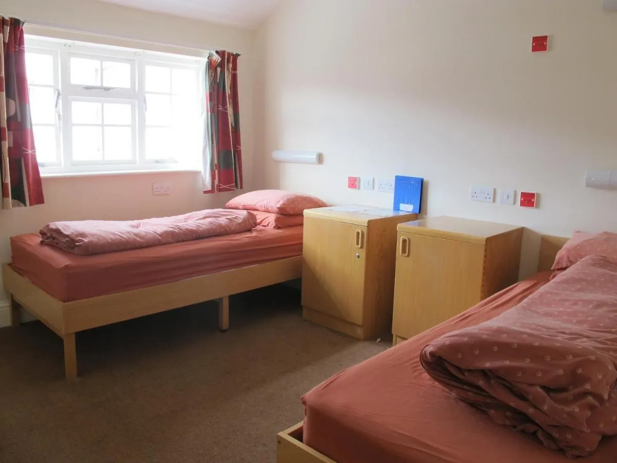Calvert Lakes Hostel *