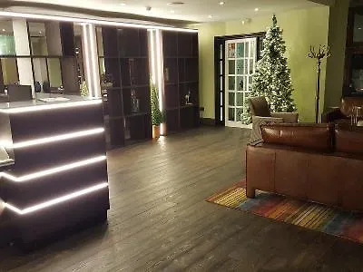 Stonecross Manor Hotel 4*