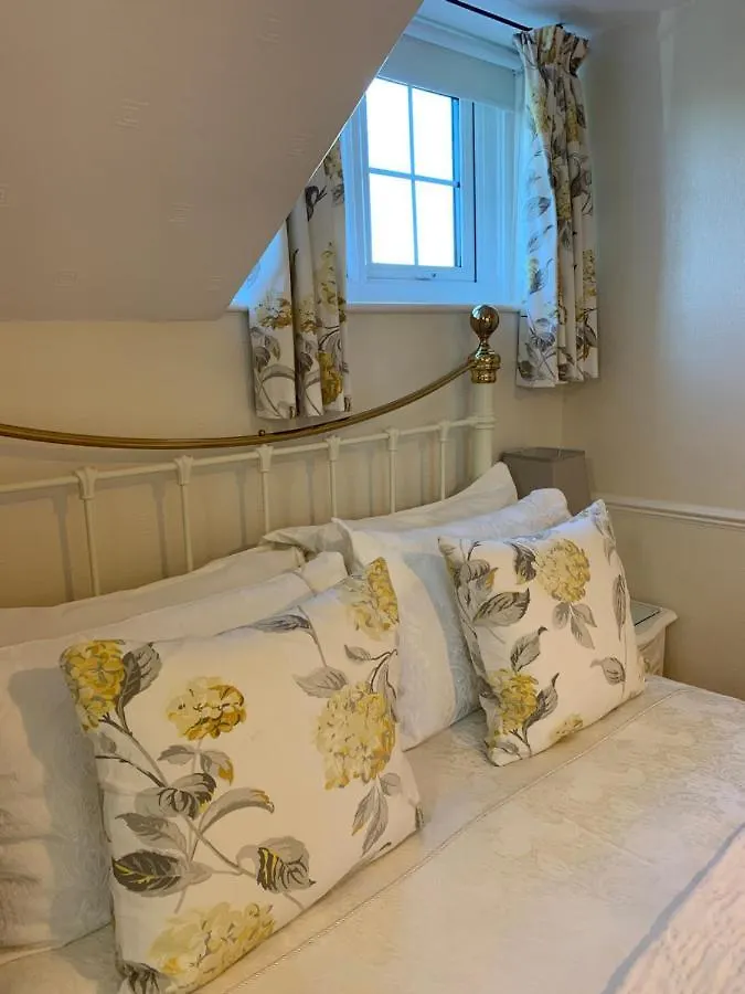 Kenilworth Guest house 4*