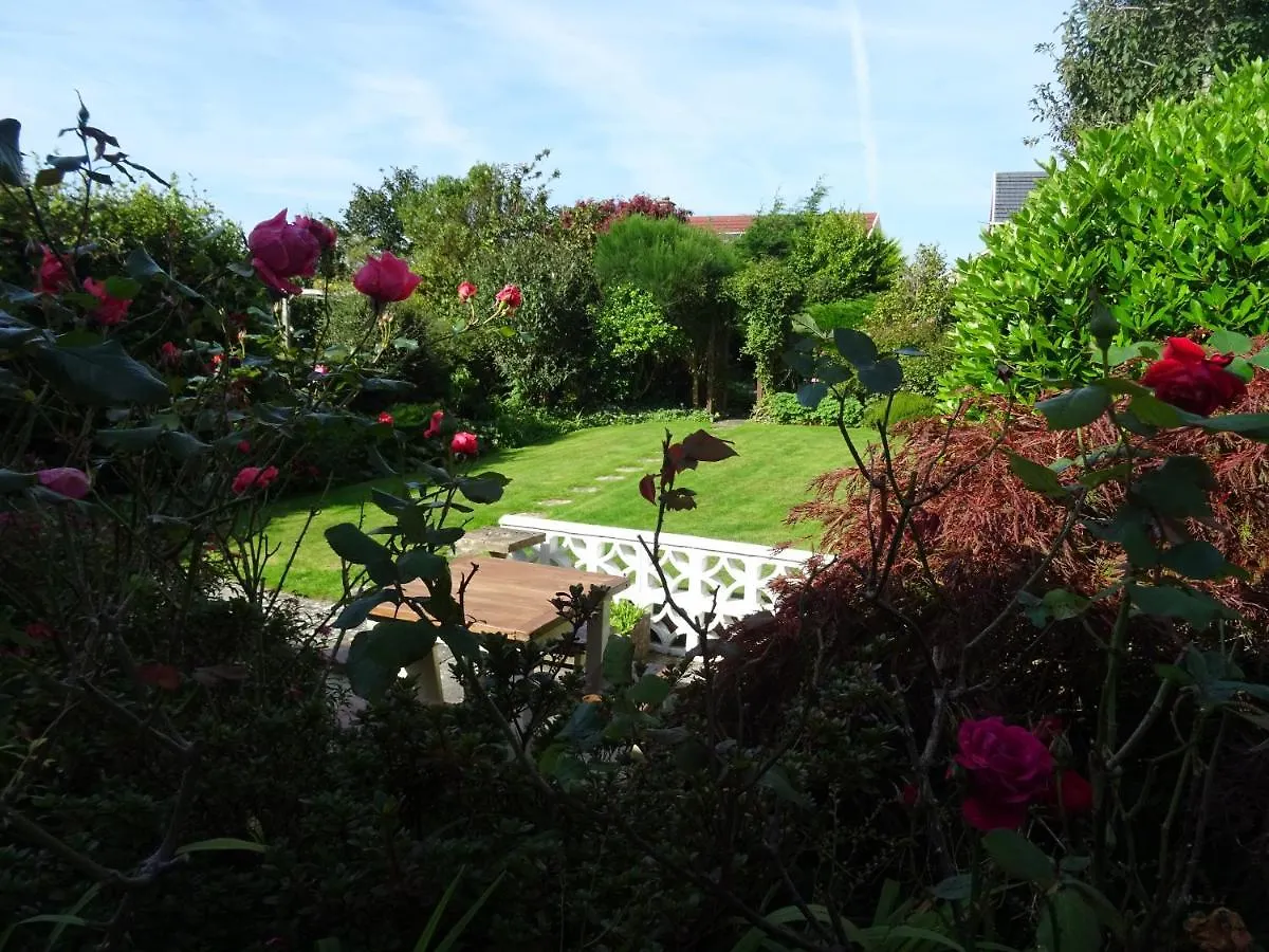 Holiday home Kents Bank - Pet Friendly With Bay Views *