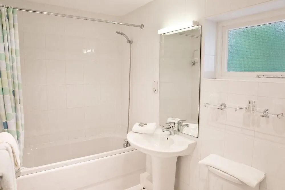 Western Burn Garden House 3* ווינדרמר