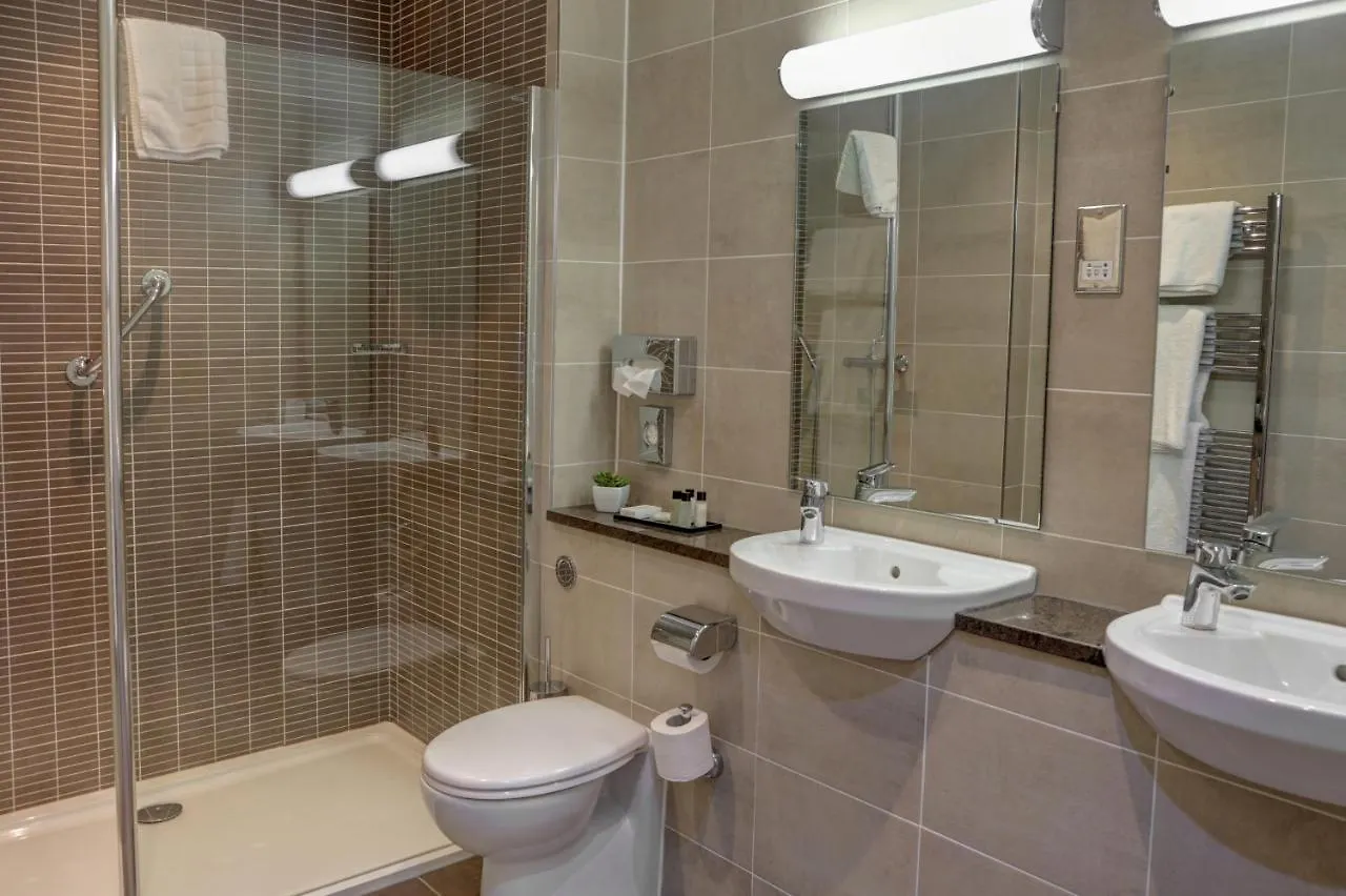 Hotel Crown & Mitre 3*