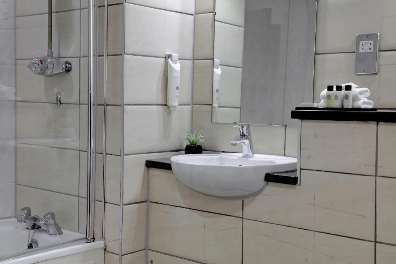 Crown & Mitre Hotel 3*
