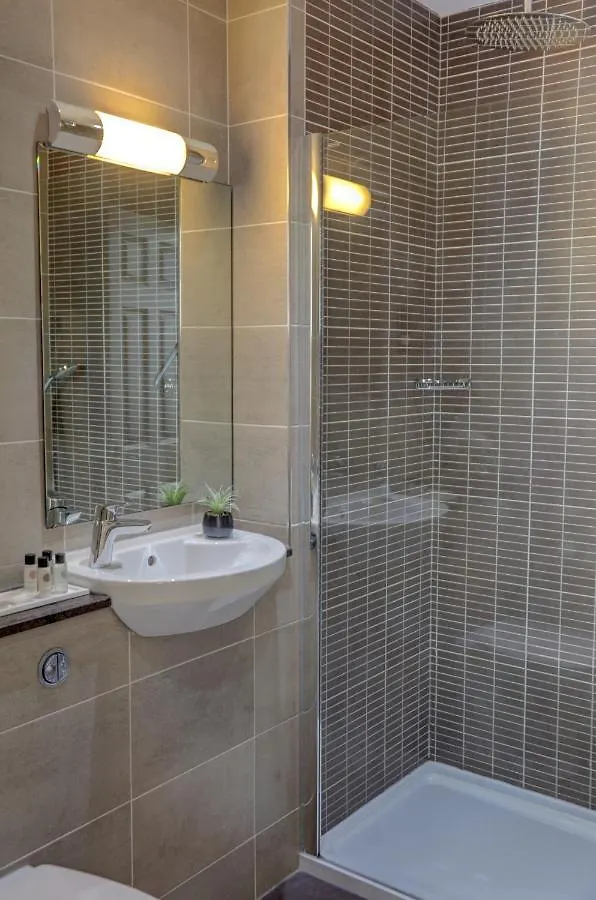 Crown & Mitre Hotel 3*