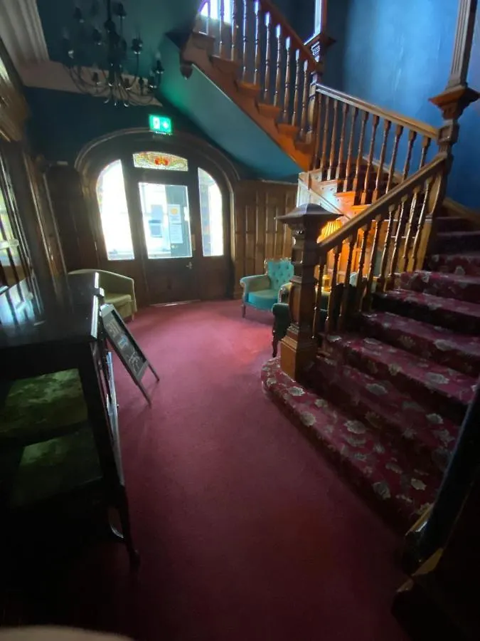 Bed & Breakfast Calder House