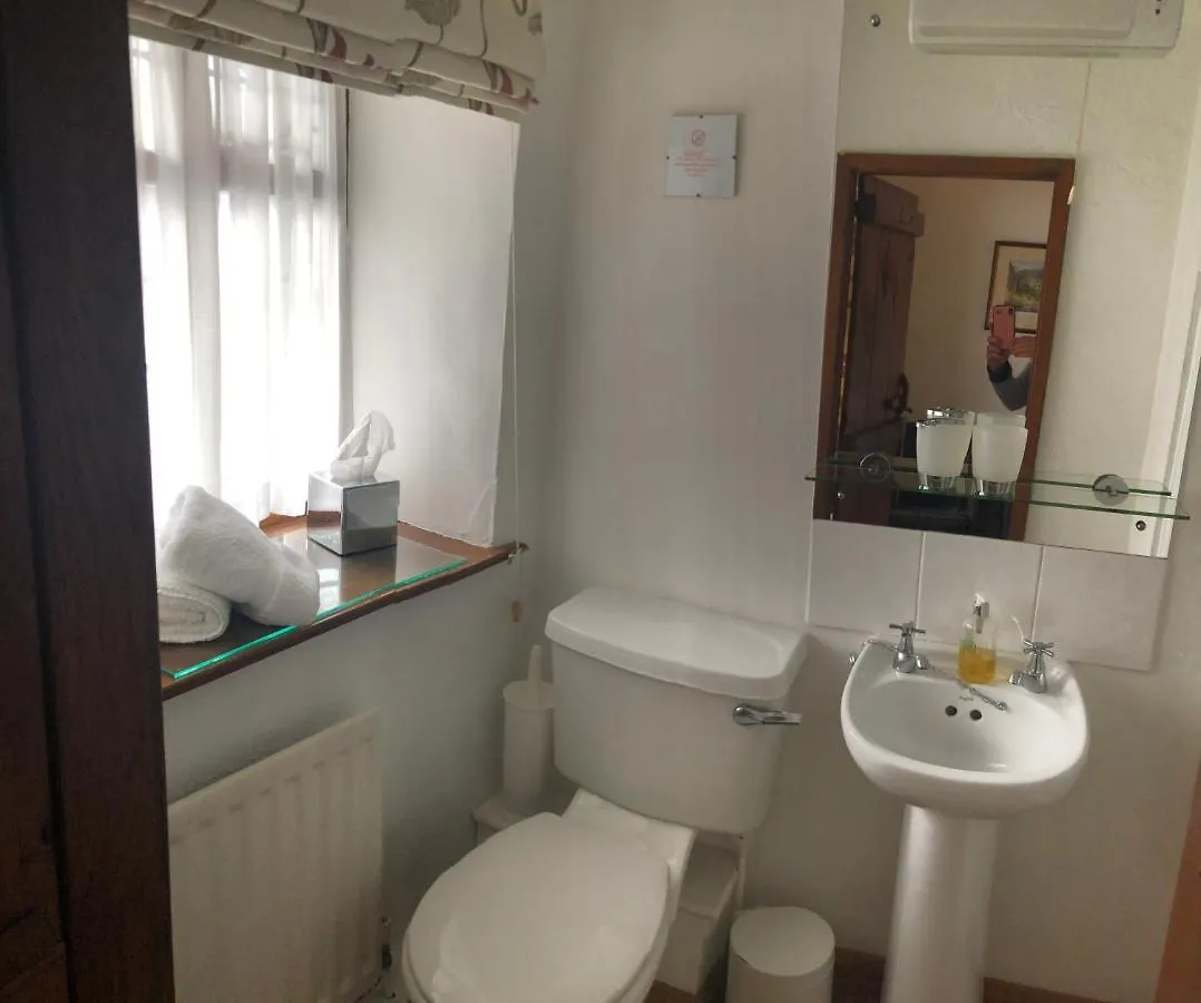 Holmeshead Farm Bed & Breakfast *
