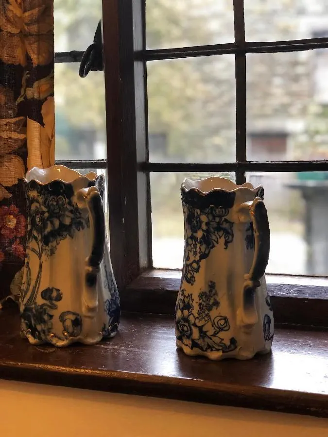 Holmeshead Farm Bed & Breakfast *