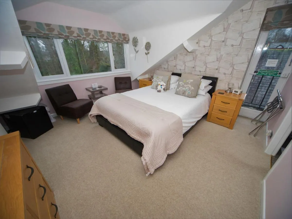 Glenville House - Adults Only - Incl Free Off-site Health Club With Swimming Pool, Hot Tub, Sauna & Steam
