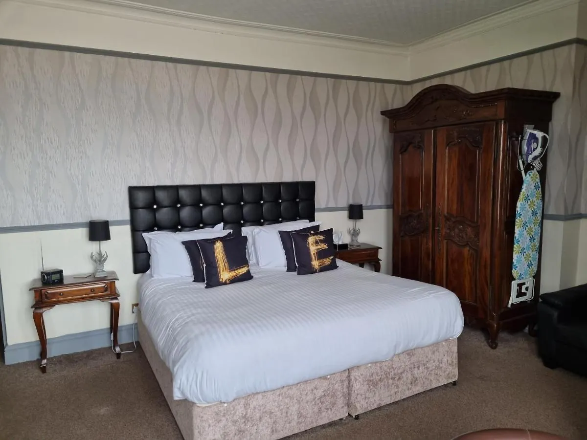 Ye Olde Fighting Cocks Hotell