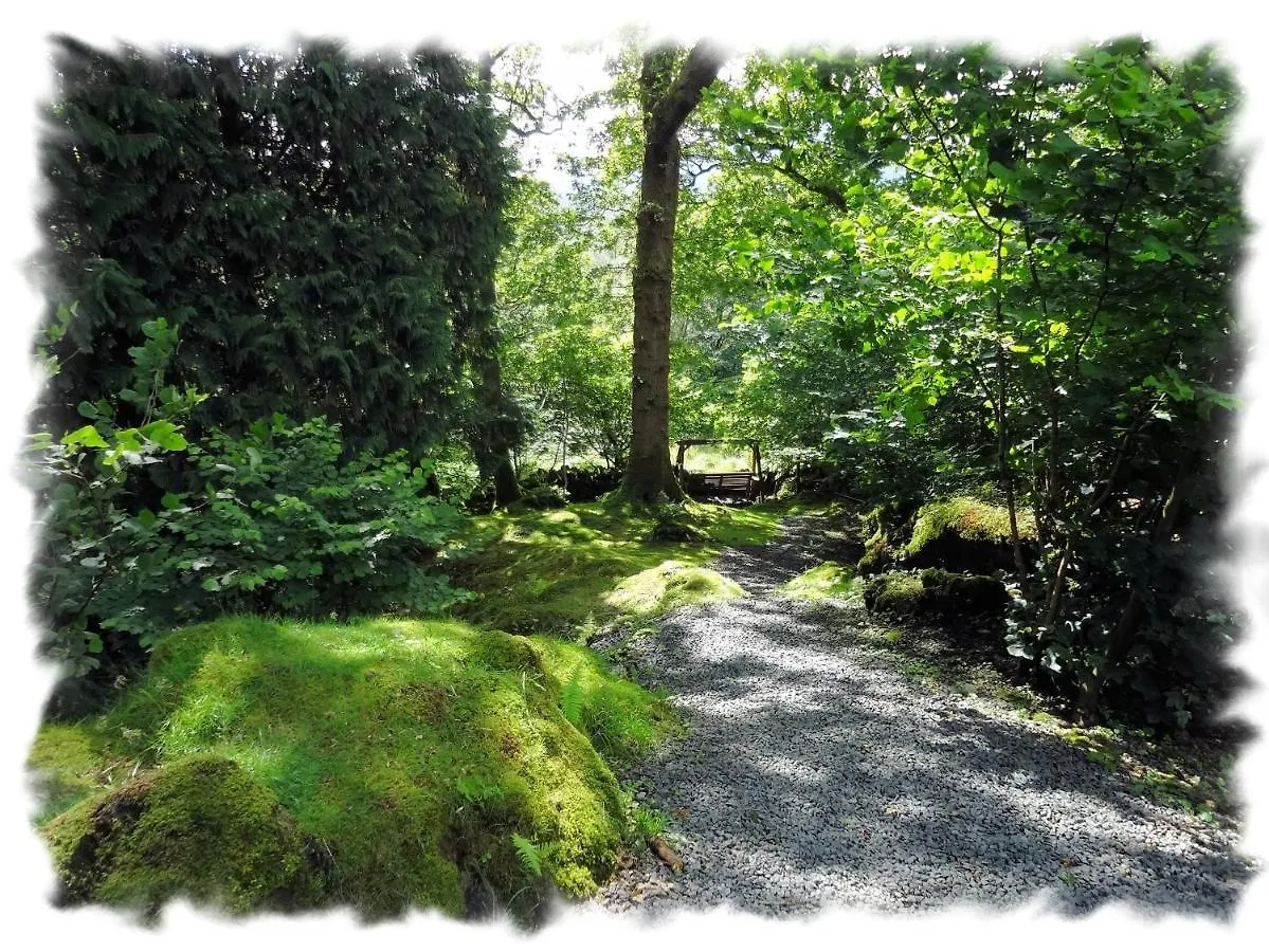 Blelham Tarn Rustic In Tranquil Woodland Holiday home *