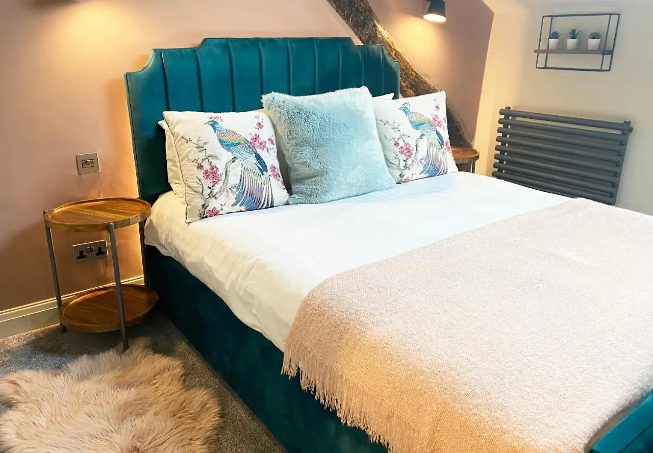 The Hive At Poppi-red * Hawkshead