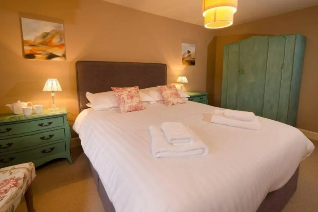 Holiday home The Eltermere Old Barn,