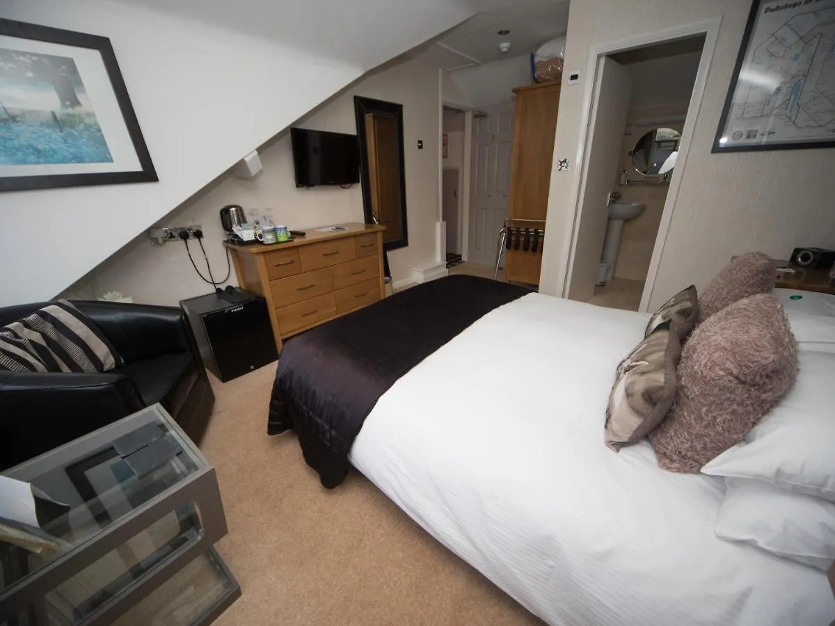 Glenville House - Adults Only - Incl Free Off-site Health Club With Swimming Pool, Hot Tub, Sauna & Steam