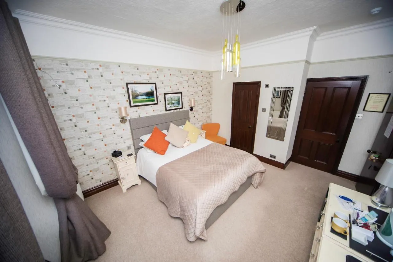 Glenville House - Adults Only - Incl Free Off-site Health Club With Swimming Pool, Hot Tub, Sauna & Steam Gasthof 4*