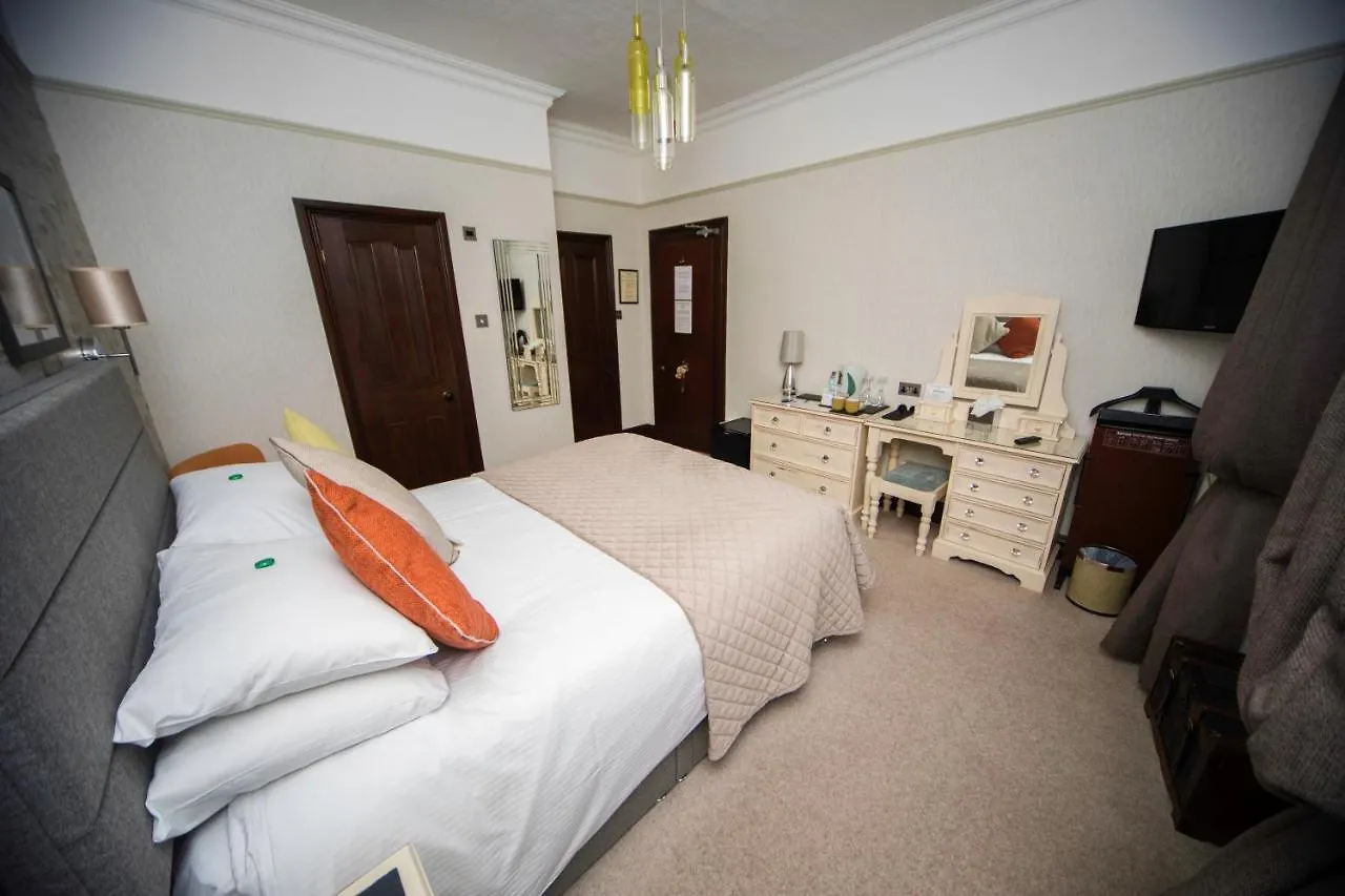 Gasthof Glenville House - Adults Only - Incl Free Off-site Health Club With Swimming Pool, Hot Tub, Sauna & Steam Bowness-on-Windermere