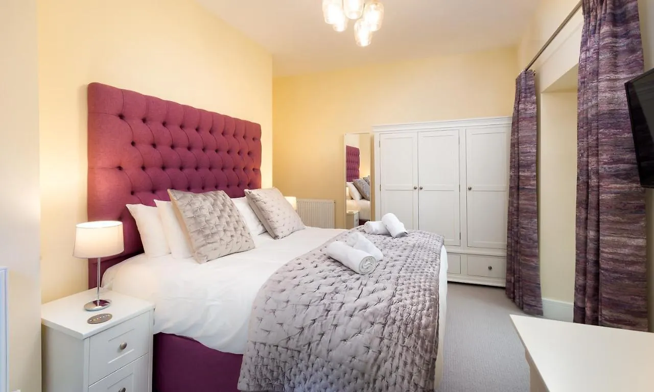 Larna Place Holiday home