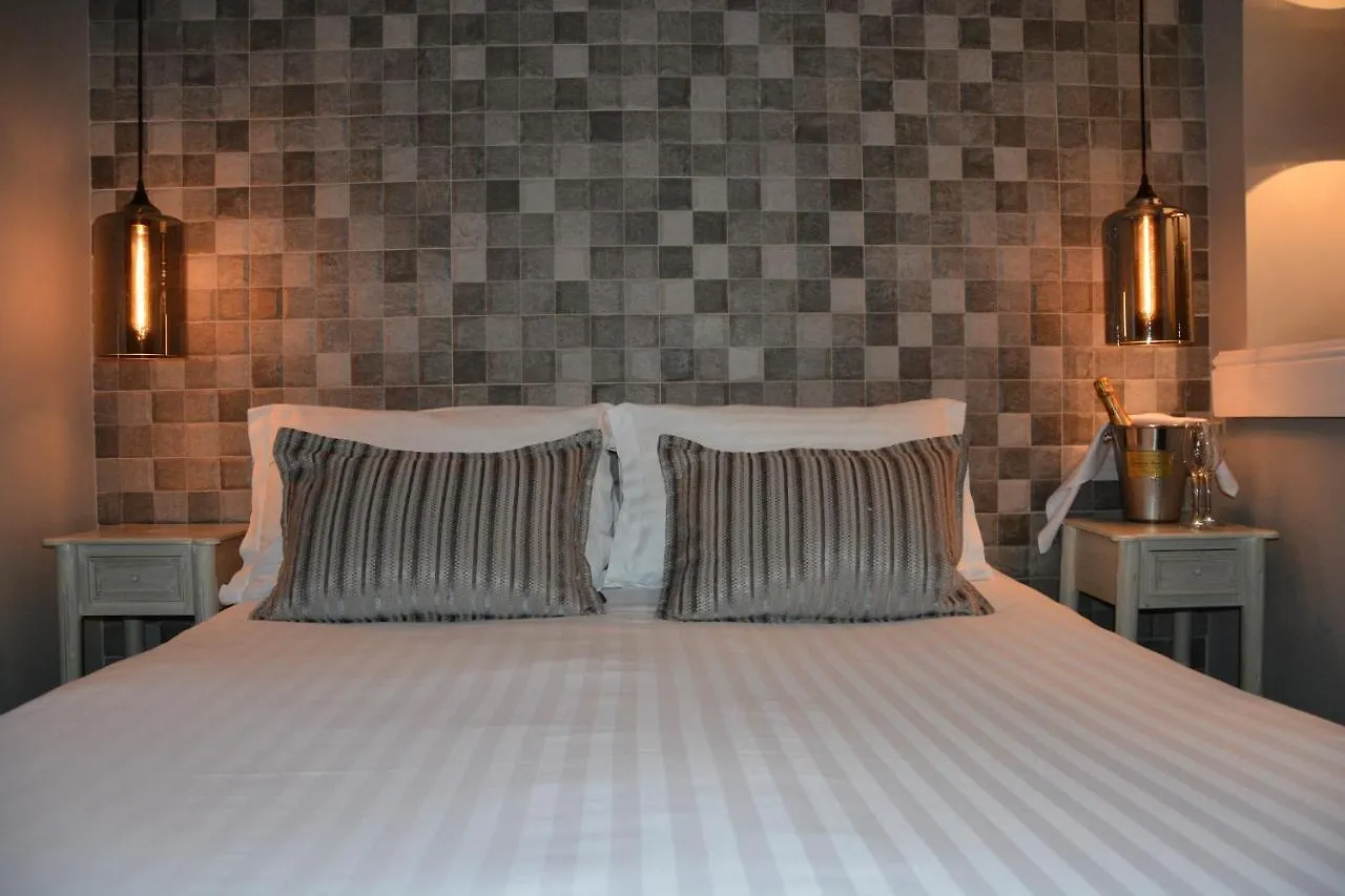Hotel Lakes & 5*