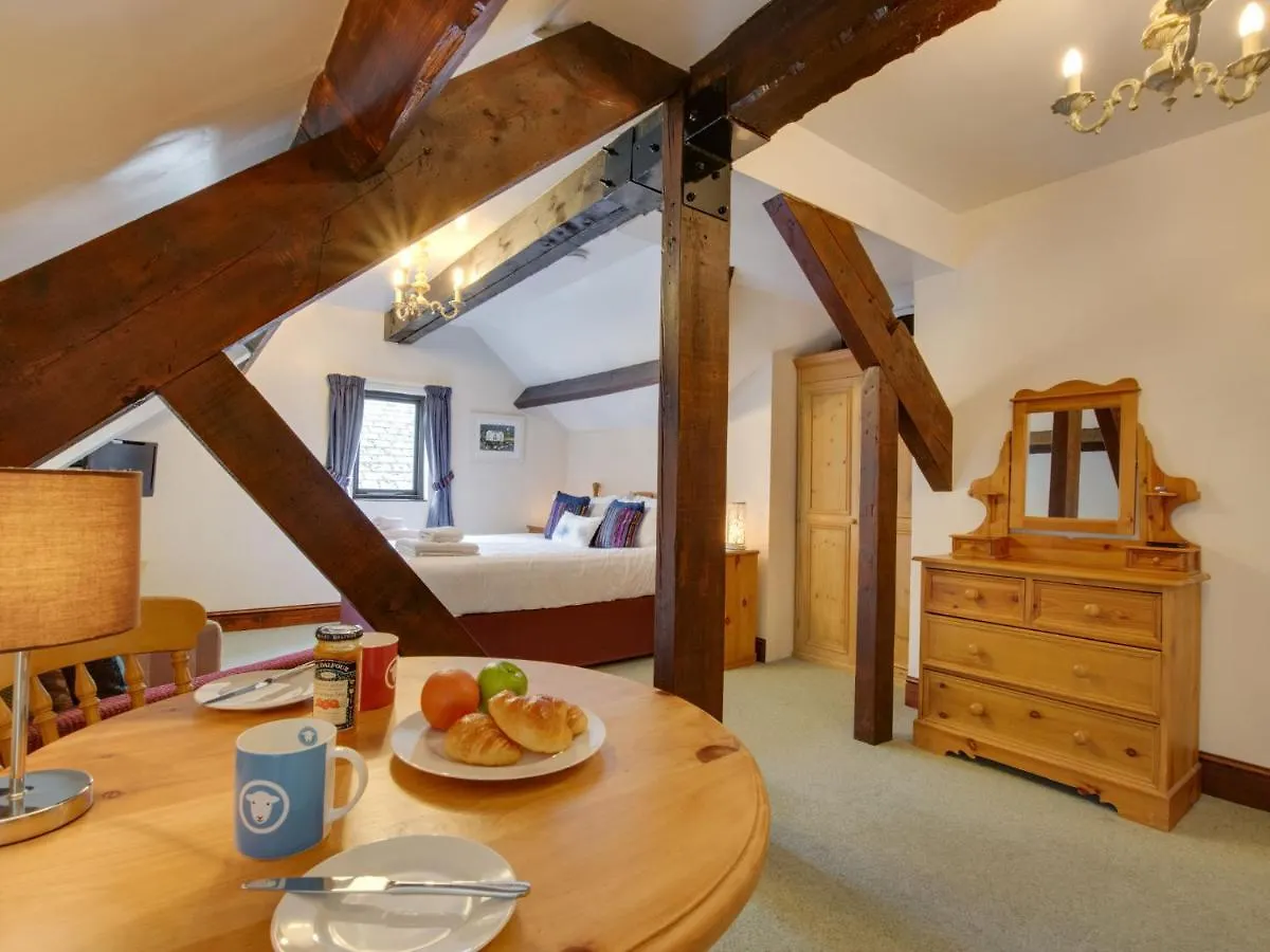 Plush In Grasmere District Near Grasmere Lake アンブルサイド
