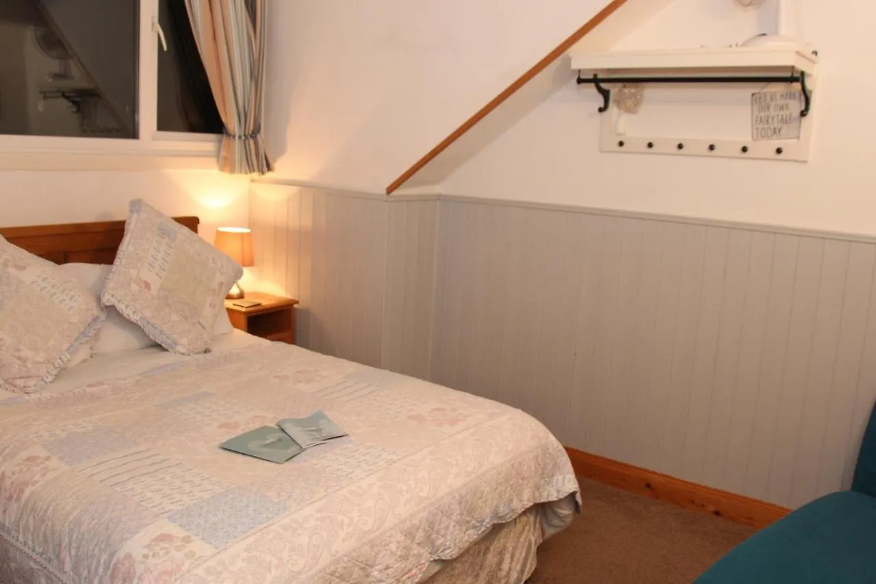 Invergarry Only For Adults 4*