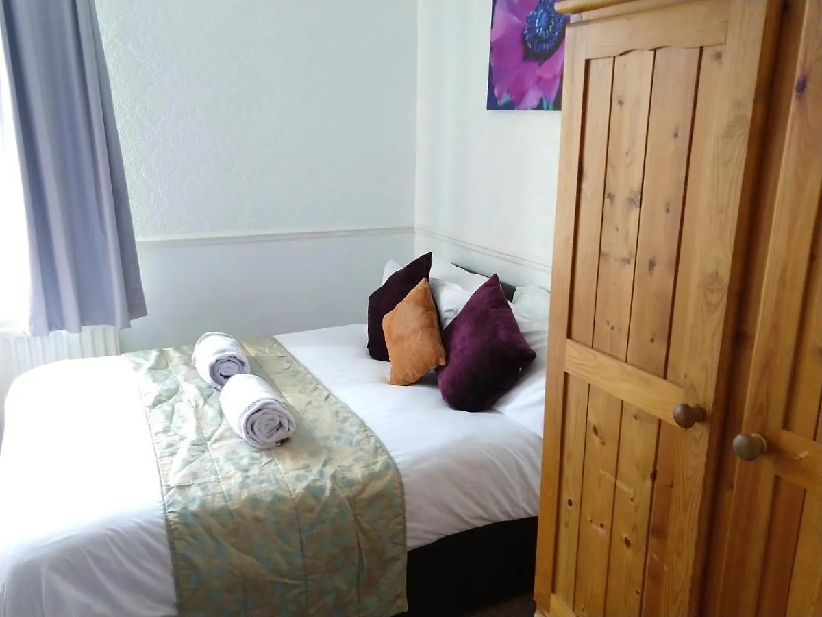 Napier Town House - Self Catering - Style - Twin And Double Workington