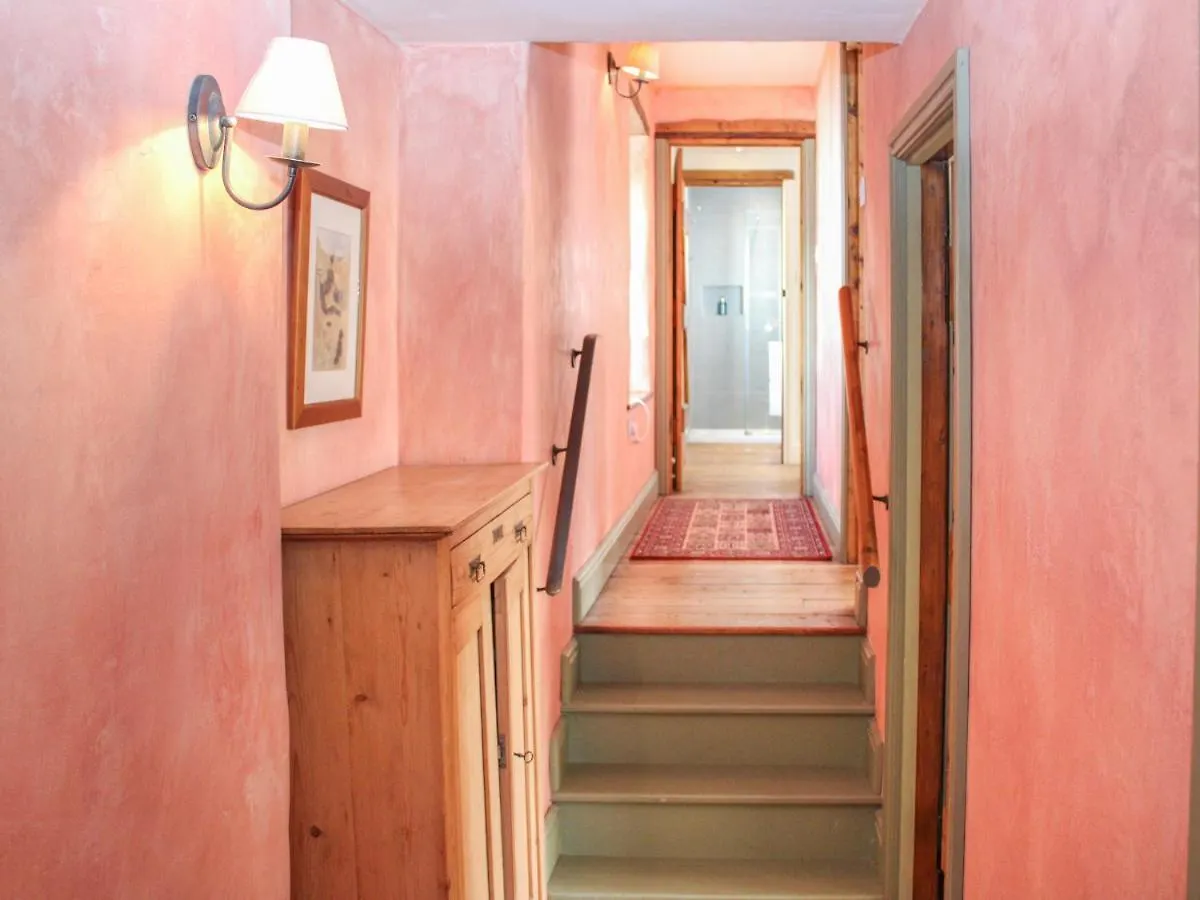 Plosh House Feriehus *