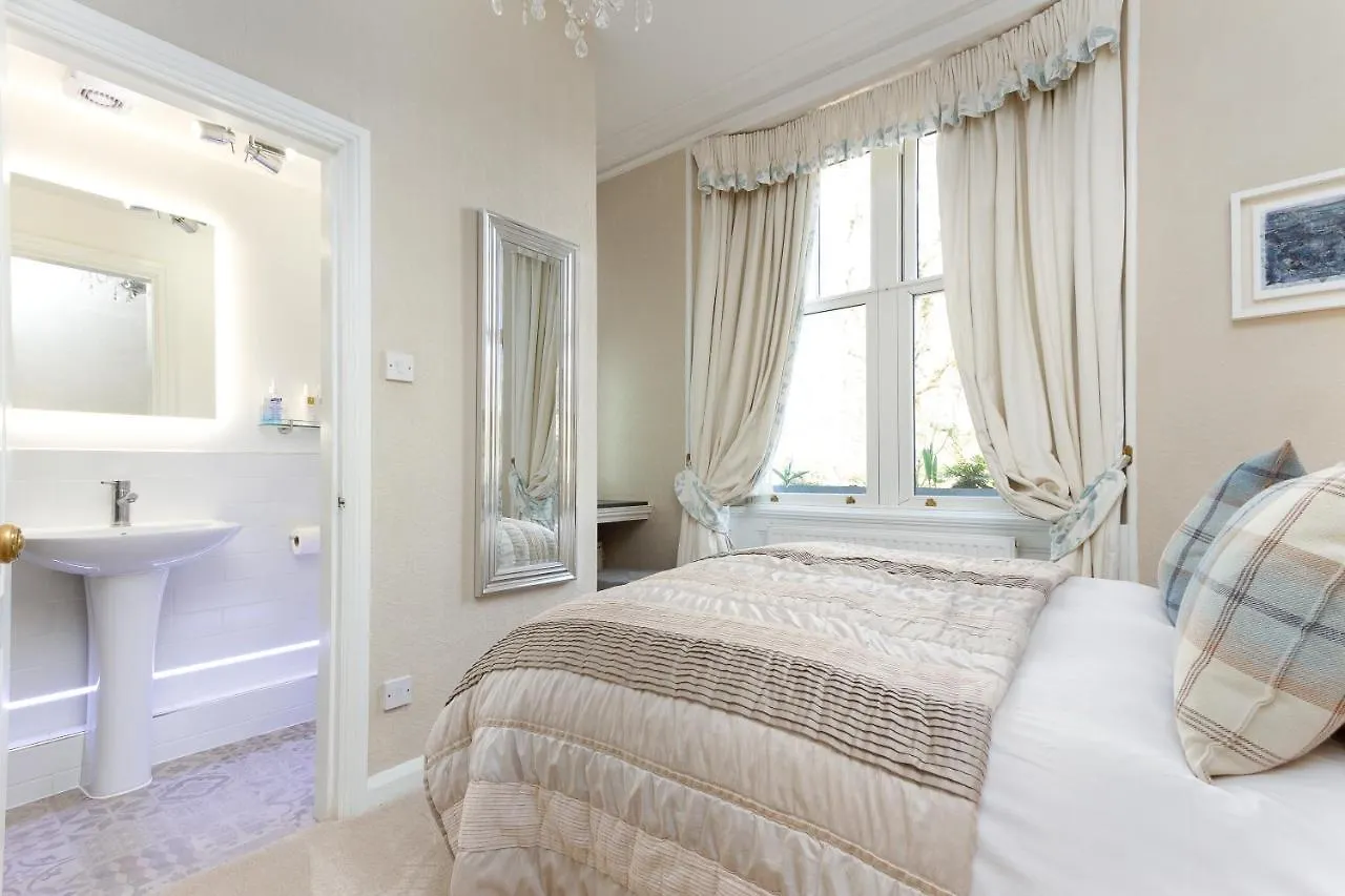 Bed & Breakfast Glencree 4*