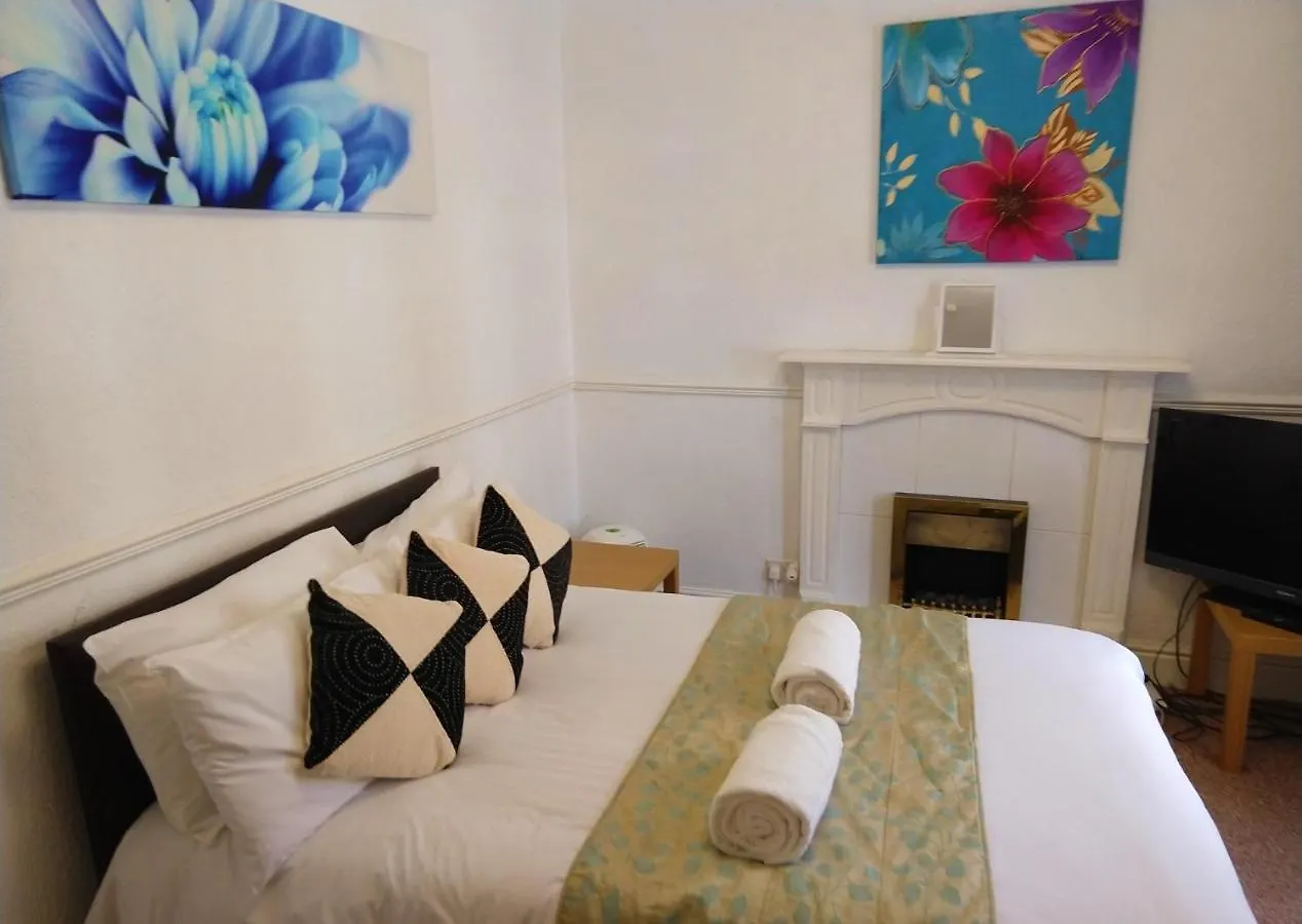 Napier Town House - Self Catering - Style - Twin And Double 2* Workington