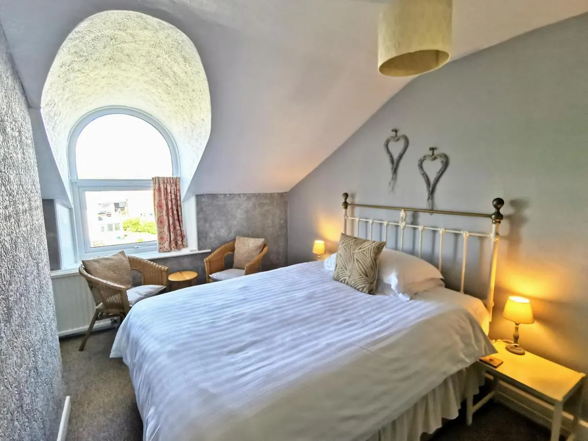 Westcliff Bed & Breakfast 3*