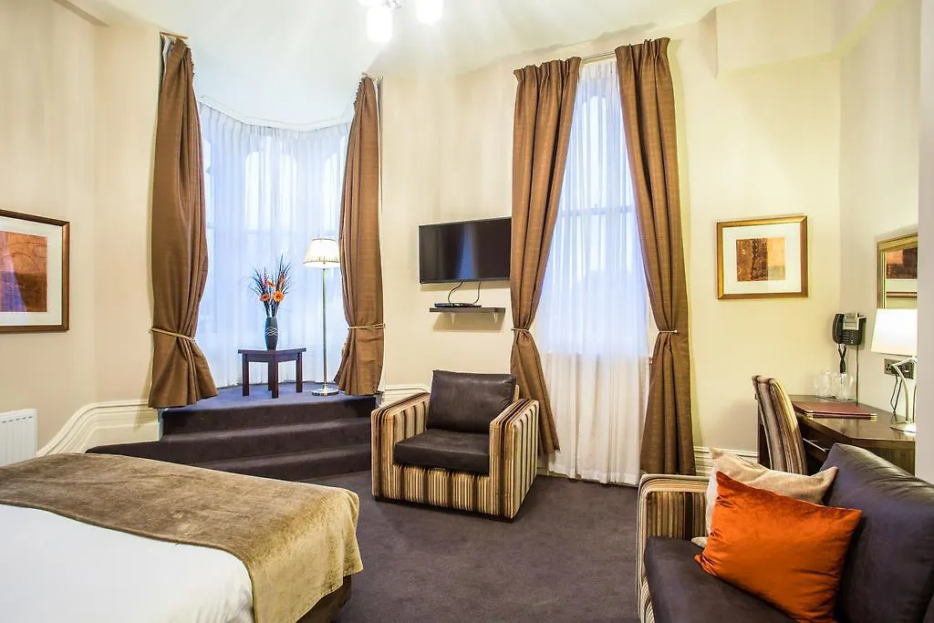 The Duke Of Edinburgh & Bar Hotel 4*