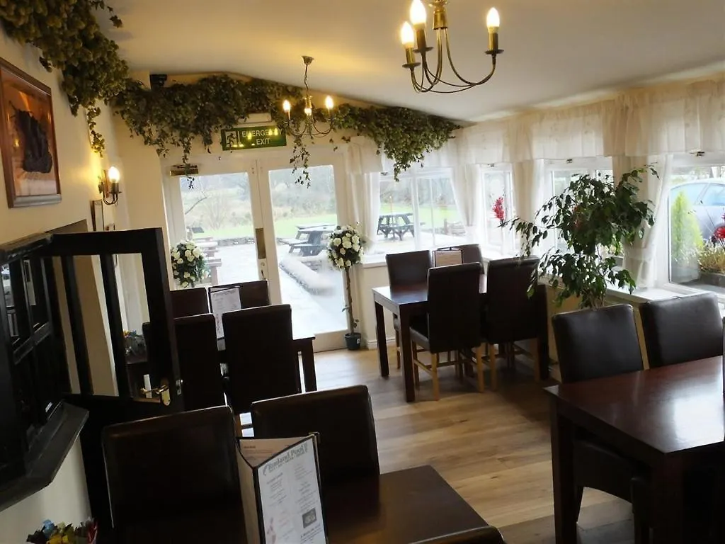 Rusland Pool Hotel Bouth
