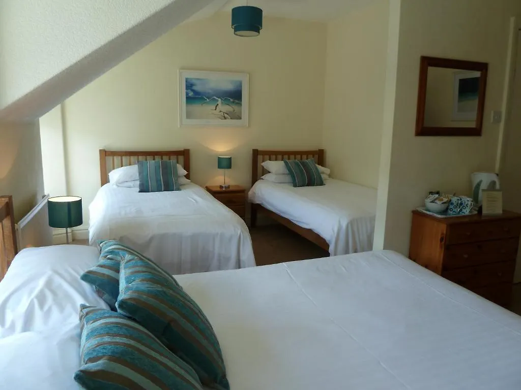 Claremont House 4*