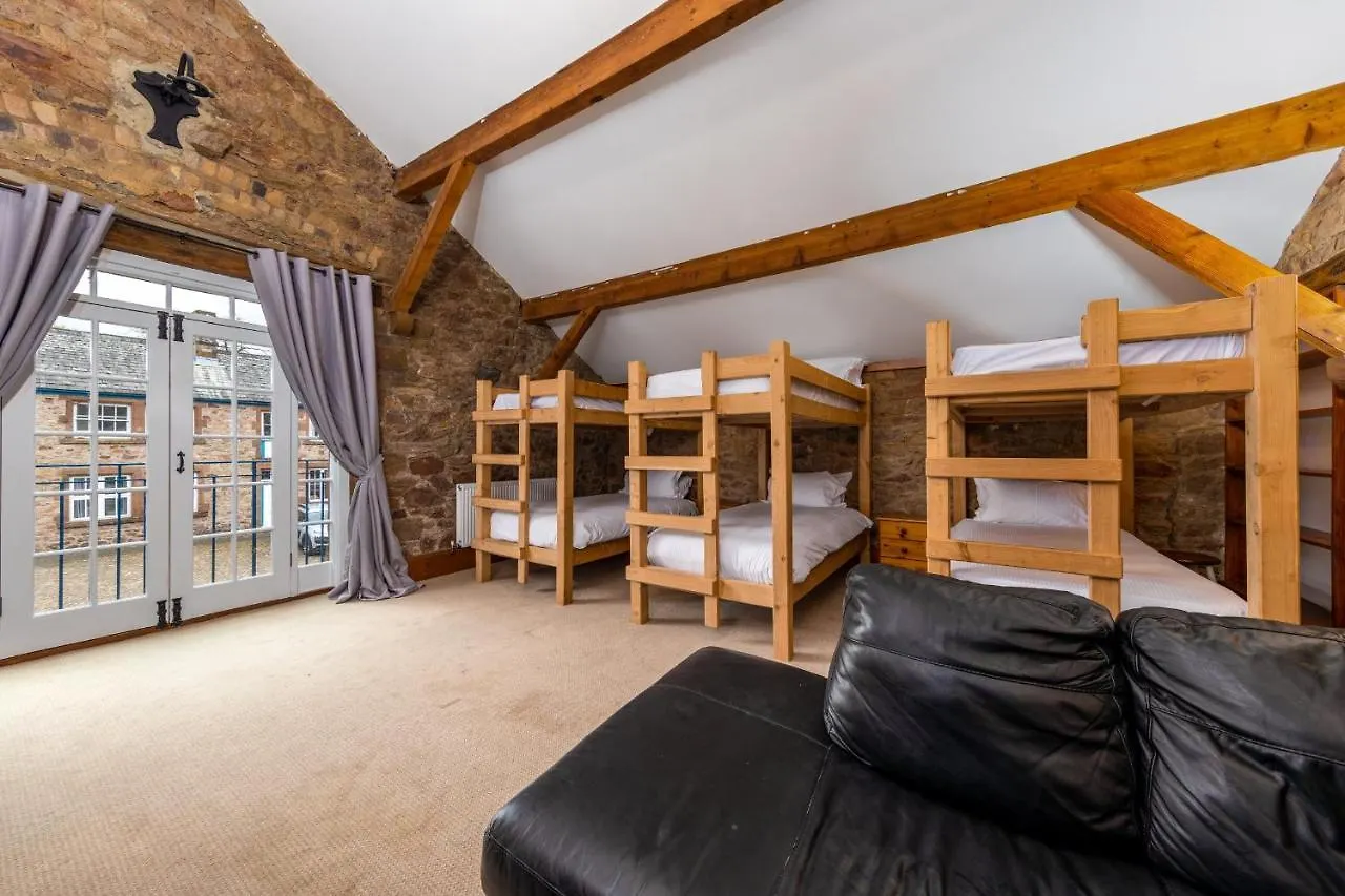 Oda ve Kahvaltı Muncaster Castle Coachman's Quarters 4*