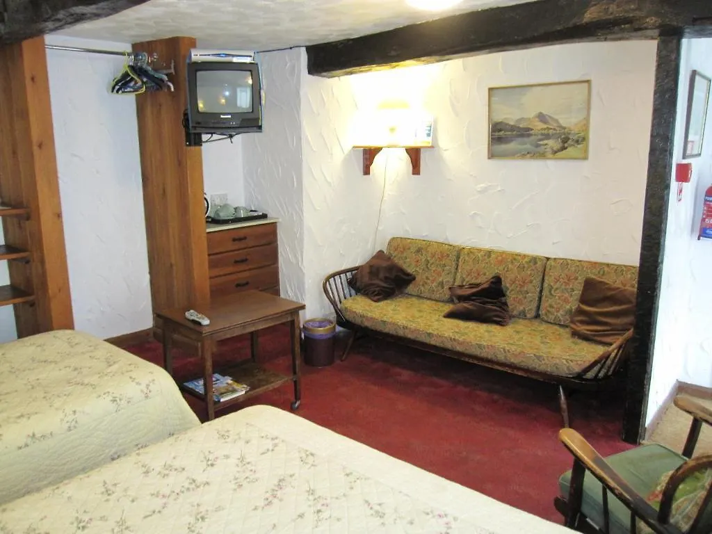 Ann Tysons House 3*